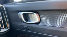 Volvo XC40 2.0 B4P Plus Dark 5dr Auto Petrol Estate